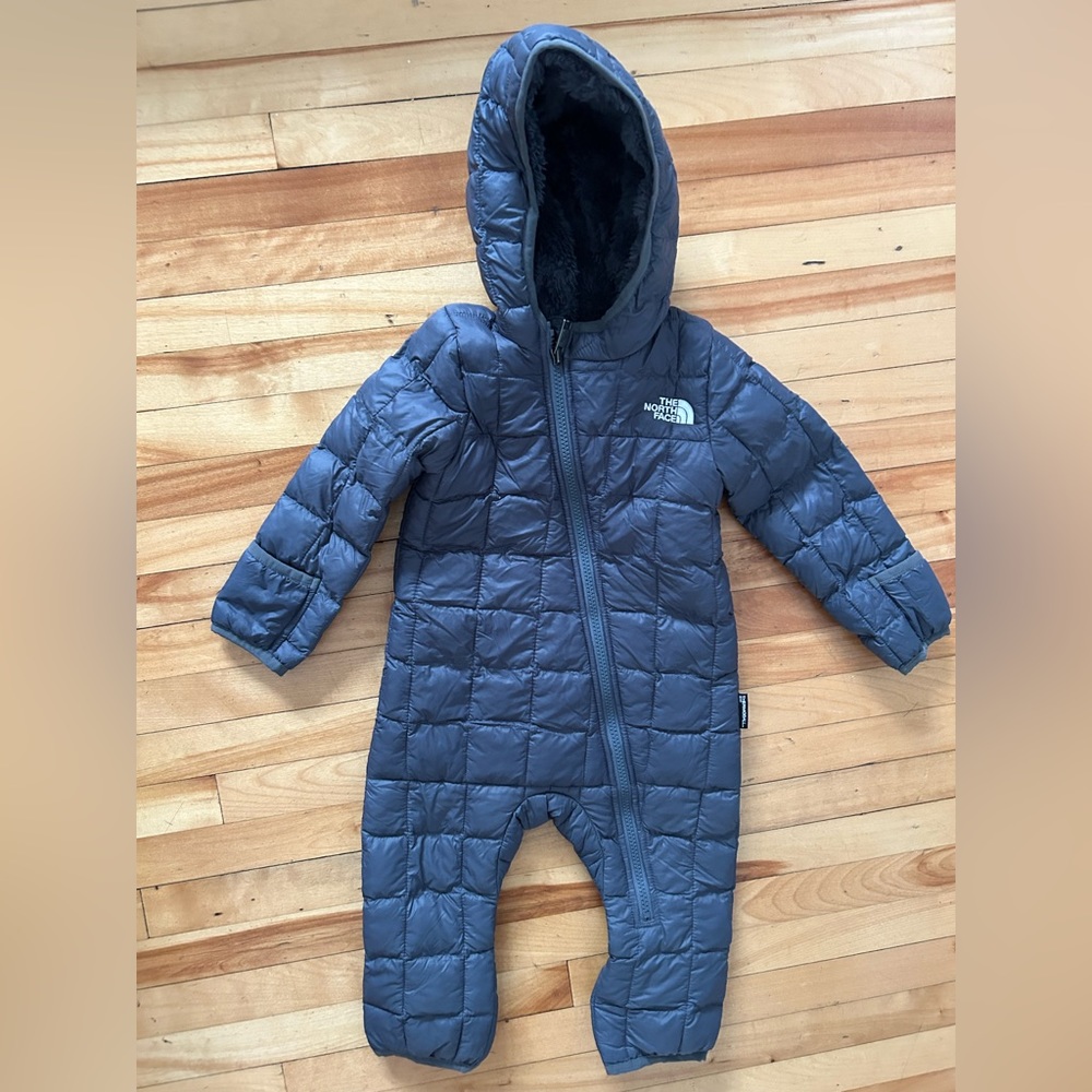 North Face Thermoball Infant Bunting Suit - size 6-12 months